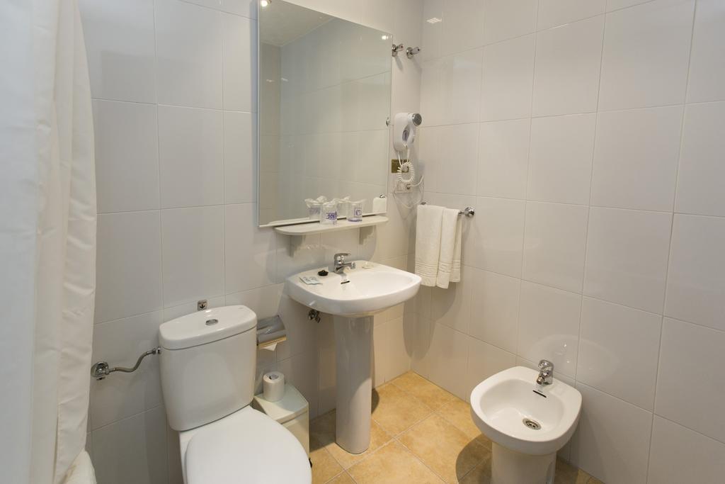 Single Room,966839143:JPEG